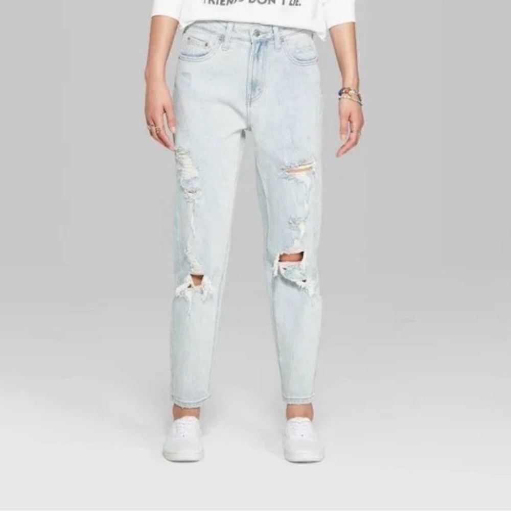 NWT! Wild Fable Distressed Super High Rise Mom‎ Jeans C16